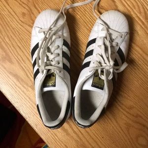 Adidas superstars